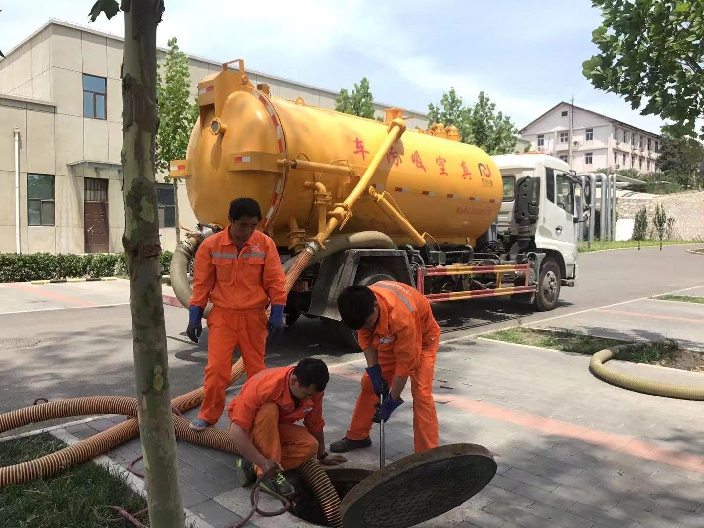 夹江化粪池清理与5-8吨吸粪车施工效率分析